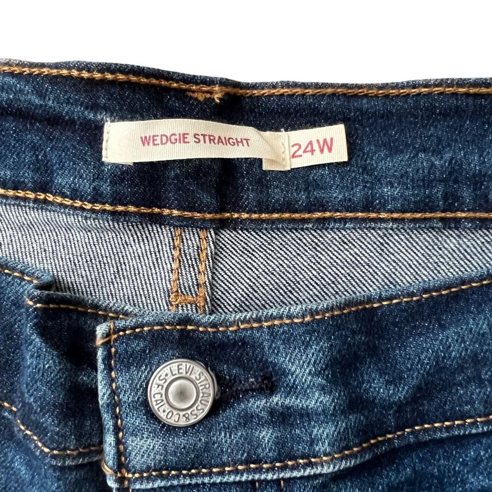 NWT Levi's Wedgie Straight Button Fly Size 24W Cotton Denim Jeans Plus S… - Picture 7 of 16
